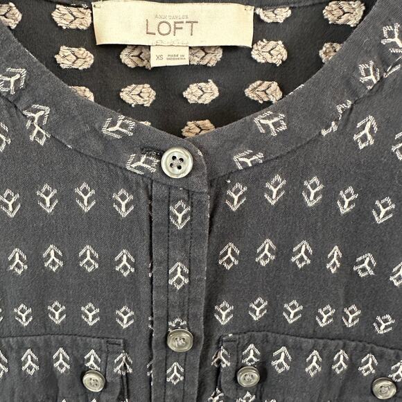 Ann Taylor Loft Embroidered Button Down Shirt XS Collarless Gray Cream Boho EUC - Picture 3 of 9
